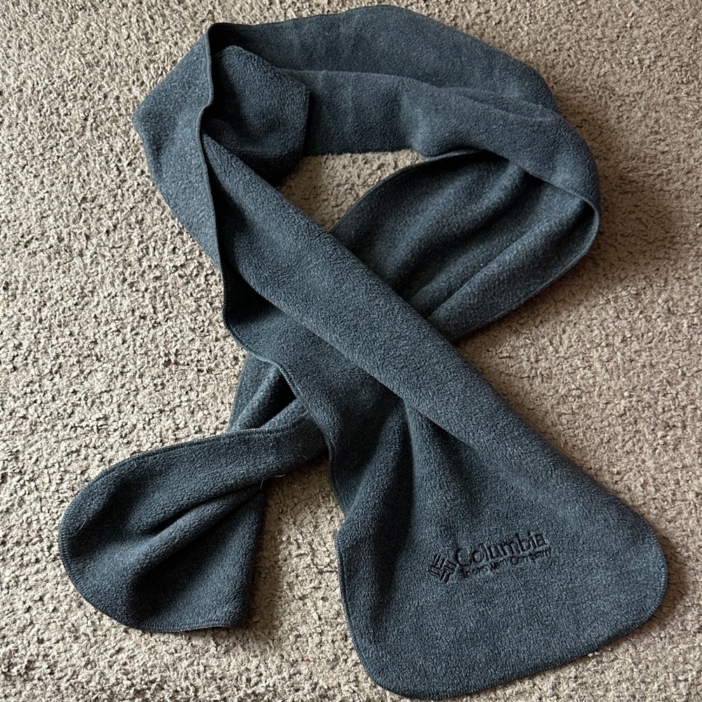 Columbia Men's Dark Gray Scarf